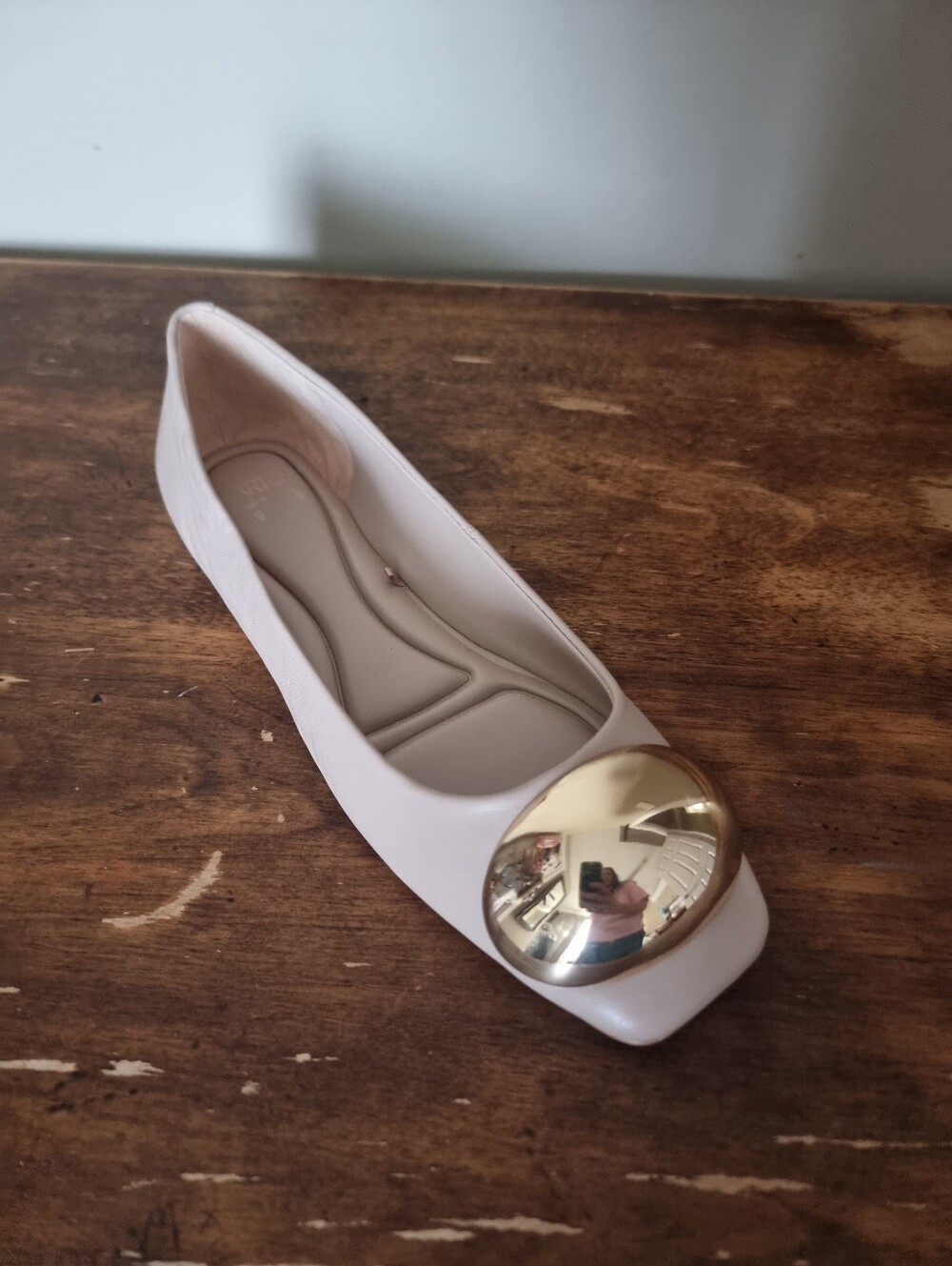Right shoe Only Size 7.5 Franco Sarto Women Nude Ballet Flat with Gold Medallion